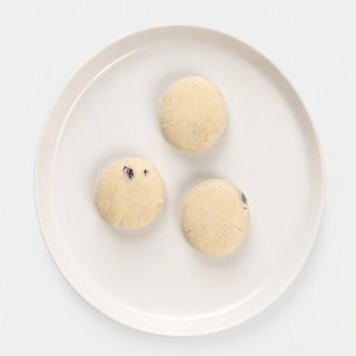 Сырники творожные с изюмом